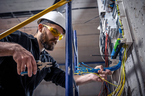 Best Electrical Contractors for Businesses  in Farmingdale, NY