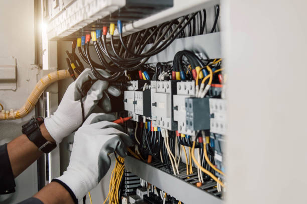 Best Emergency Electrical Repair  in Farmingdale, NY